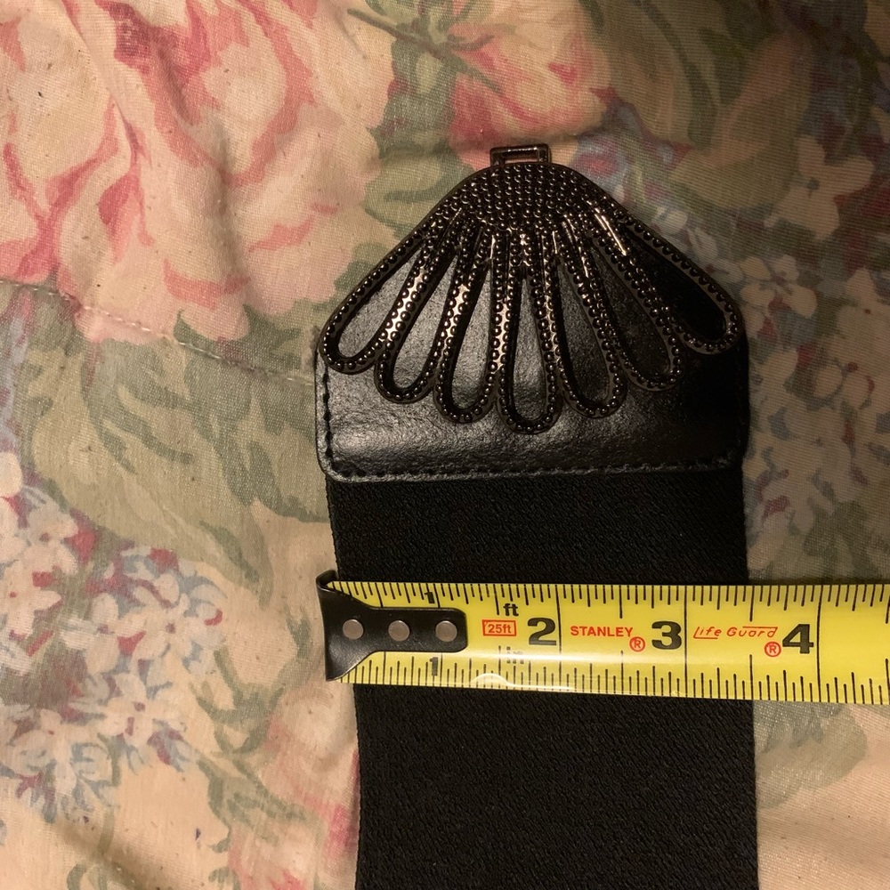 ✨⚡️💥Banana Republic Clasp Elastic Belt | Color: Black | SizeM/L - Picture 3 of 6